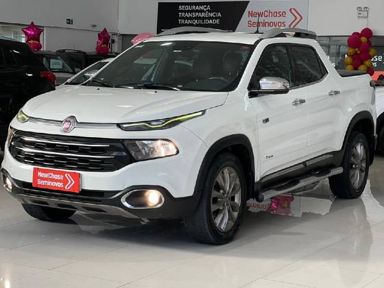 FIAT TORO 2.0 16V TURBO DIESEL RANCH 4WD AT9 FIAT TORO 2.0 16V TURBO DIESEL RANCH 4WD AT9